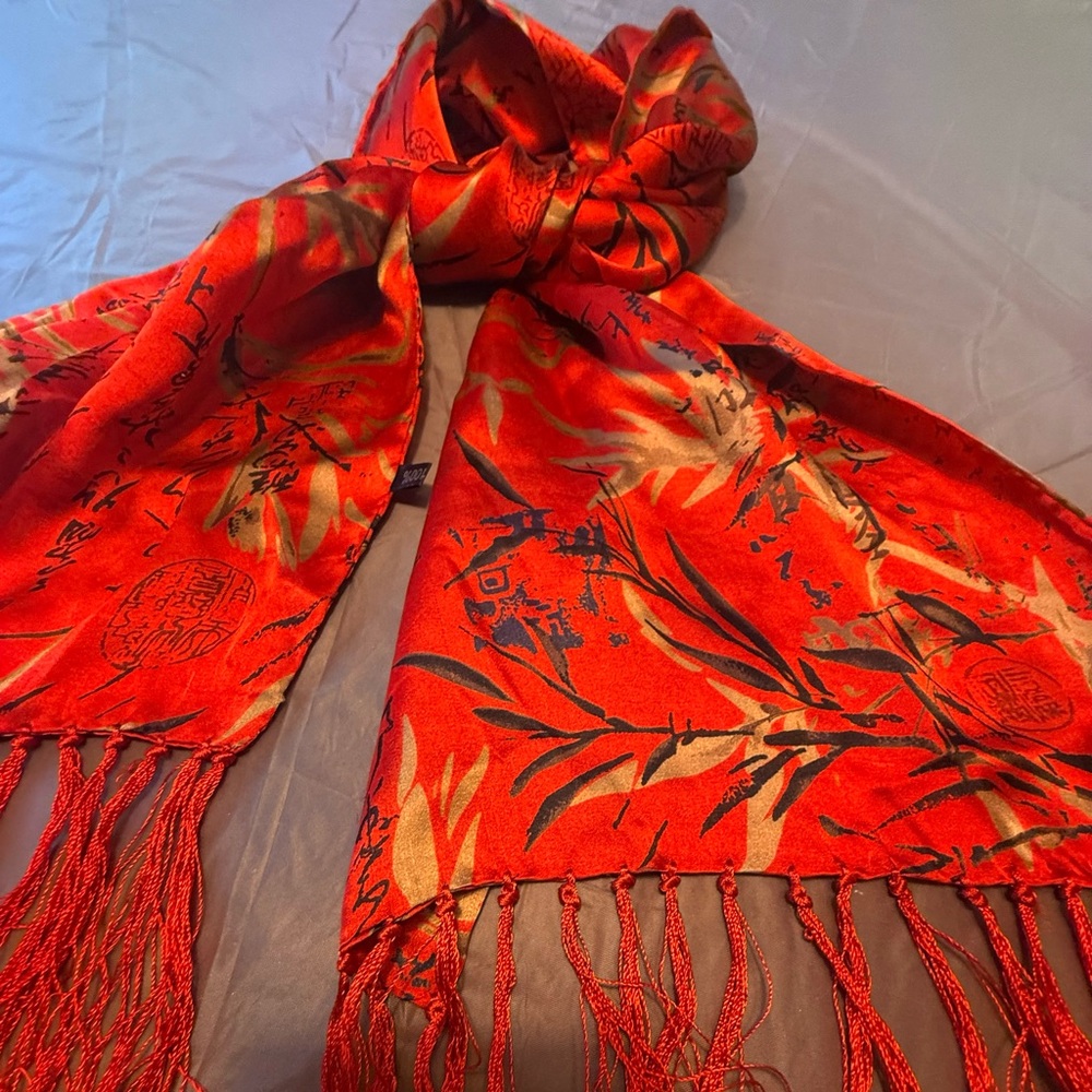 Vintage Silk Red Floral Rectangle Scarf with Fringe - Picture 3 of 8